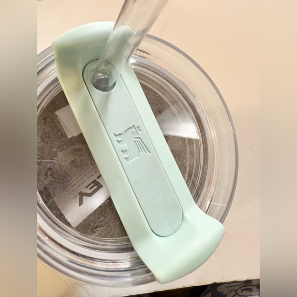 Stanley Quencher H2.0 Tumbler in Green 40oz - Picture 5 of 7